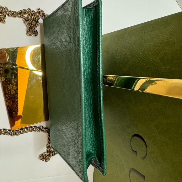 🤩SOLD🤩 Gucci Wallet on Chain - Picture 4 of 10
